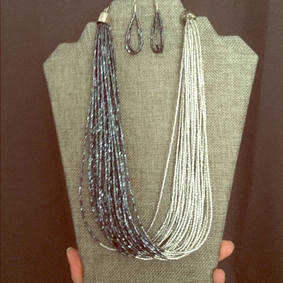 Seed bead necklaces - Picture 1 of 8